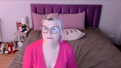 Sabrina MacMarren online show from November 28, 6:04 pm