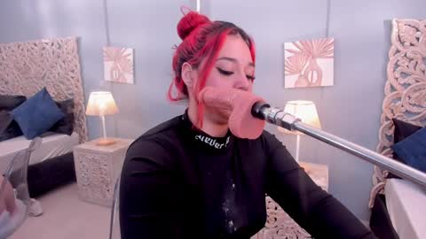 sabrinna  online show from May 28, 1:58 am