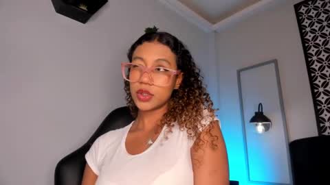 Snapshot of sade_jackson1 chatting on September 30, 5:18 am Sophie online show from September 30, 5:18 am