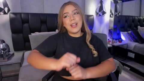 Snapshot of sadiefoster chatting on September 25, 3:41 pm Sadie online show from September 25, 3:41 pm