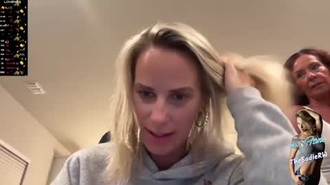 SadieRW online show from December 3, 2:09 am