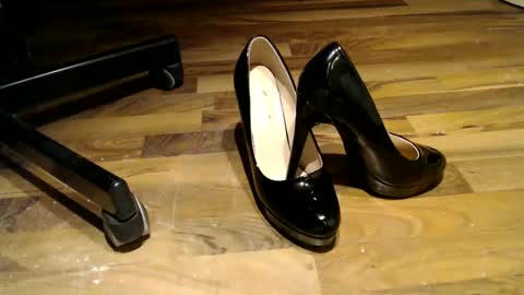 sadisfaction online show from January 18, 7:26 pm