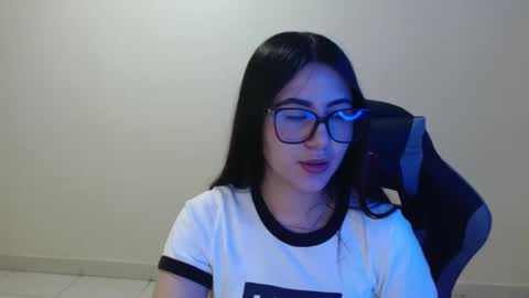 Sahaliefox  online show from October 30, 9:37 pm