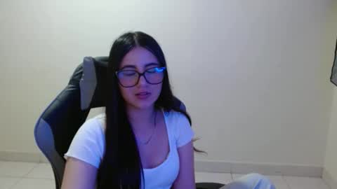 Sahaliefox  online show from November 27, 10:28 pm