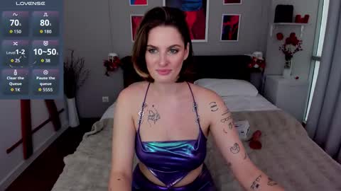 Adel online show from November 3, 1:01 pm