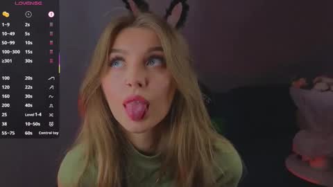 Snapshot of saillise chatting on October 22, 4:30 pm Sofia online show from October 22, 4:30 pm