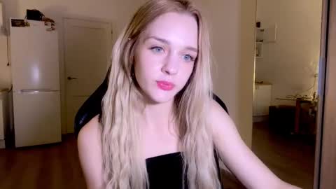 Snapshot of sailormoon666_ chatting on October 16, 10:41 pm Sofia online show from October 16, 10:41 pm