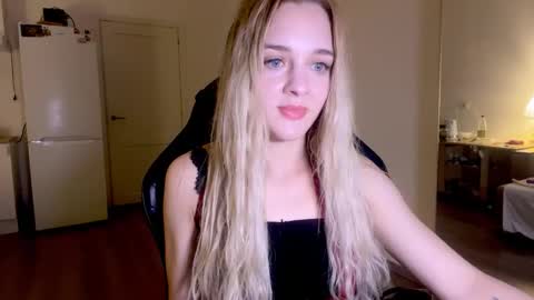 Snapshot of sailormoon666_ chatting on October 5, 7:54 pm Sofia online show from October 5, 7:54 pm