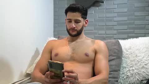 saimon  online show from February 19, 9:25 pm