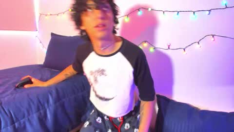 saint_dark online show from December 18, 2:34 pm