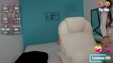 Luna  online show from April 25, 10:51 pm