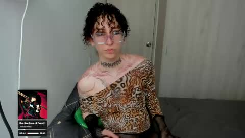 Sam online show from April 21, 7:54 pm