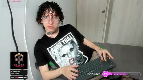 Sam online show from April 14, 8:01 pm