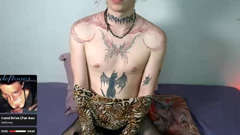 Sam online show from April 28, 8:46 pm