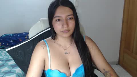 Snapshot of saliha_ chatting on January 18, 6:13 am saliha online show from January 18, 6:13 am