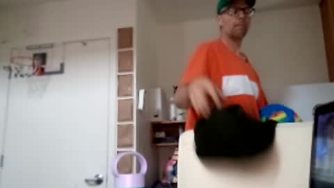 Snapshot of salis1981 chatting on March 2, 8:40 pm salis1981 online show from March 2, 8:40 pm