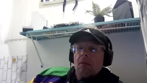 Snapshot of salis1981 chatting on March 2, 5:01 am salis1981 online show from March 2, 5:01 am