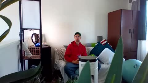 Snapshot of salis1981 chatting on March 8, 5:33 pm salis1981 online show from March 8, 5:33 pm