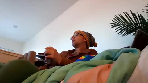 Snapshot of salis1981 chatting on January 20, 12:46 am salis1981 online show from January 20, 12:46 am