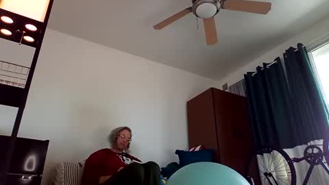 Snapshot of salis1981 chatting on February 16, 11:59 pm salis1981 online show from February 16, 11:59 pm