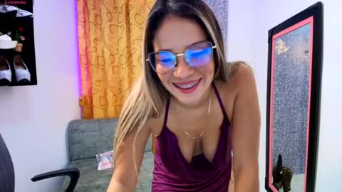 sally_ricci online show from May 6, 7:20 pm