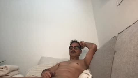 salmonisgrey online show from January 25, 2:25 pm