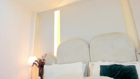   online show from October 31, 9:59 pm