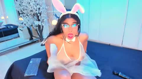 Snapshot of salomebenz_01 chatting on October 28, 9:27 pm  Salome benz online show from October 28, 9:27 pm