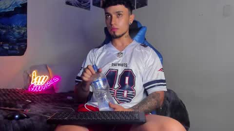   online show from November 28, 1:35 am