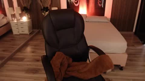 SAM MANSON online show from October 29, 1:46 pm