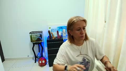 Snapshot of samanta_stone69 chatting on October 14, 10:24 pm Samanta Stone online show from October 14, 10:24 pm
