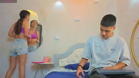 samantha_and_bastian online show from April 19, 4:57 am