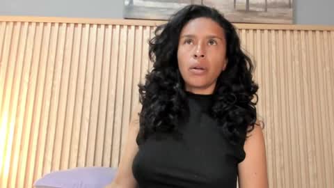 samantha_duart3 online show from April 15, 11:57 am