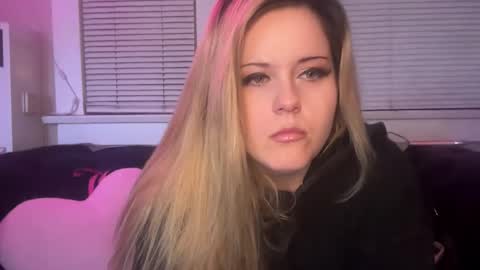 samanthafever online show from March 8, 11:36 am