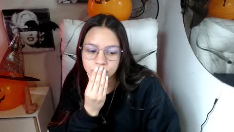 Snapshot of samantharoldan chatting on October 15, 4:19 pm Samantha online show from October 15, 4:19 pm