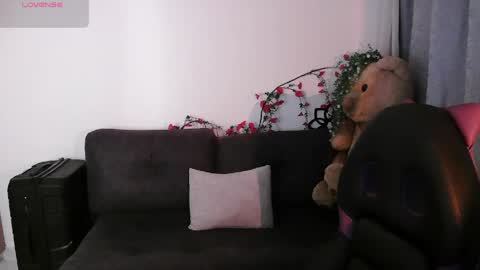 Samara   Please remeber follow me and rate me - thumbs up online show from April 25, 5:31 am