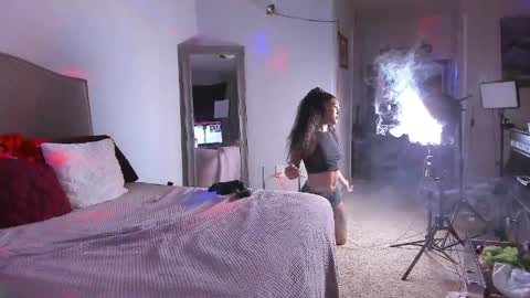 Yaya online show from April 6, 4:46 am