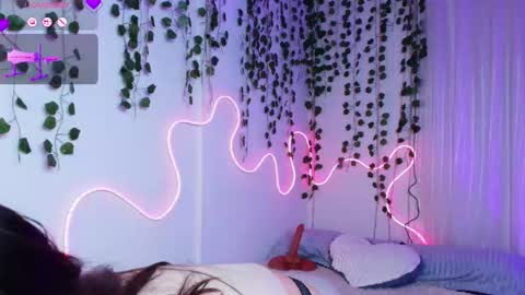 samii evans  online show from March 9, 6:51 am