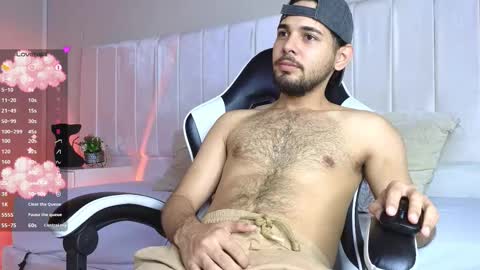 Snapshot of samir_bear chatting on October 22, 12:51 pm Samir online show from October 22, 12:51 pm
