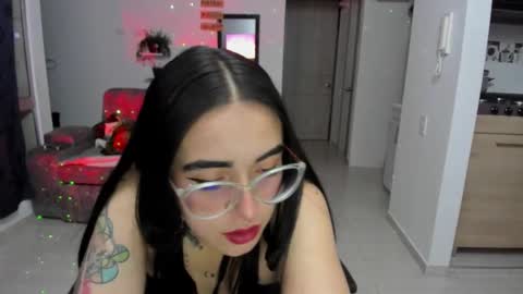 Snapshot of samismith77 chatting on October 21, 1:11 am SARA online show from October 21, 1:11 am