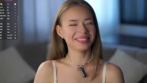 Vivienne online show from June 2, 2:13 am