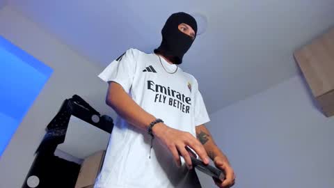   online show from November 10, 5:43 am