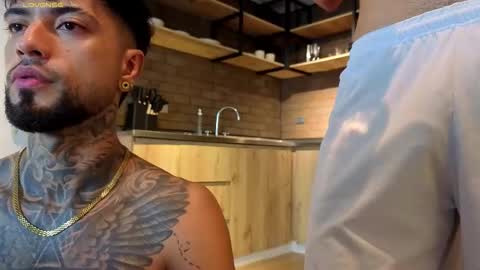 Snapshot of samuelboytattoo chatting on October 17, 1:53 am samuel online show from October 17, 1:53 am