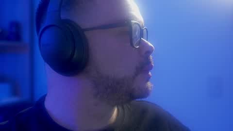 Sanders online show from April 9, 6:30 am