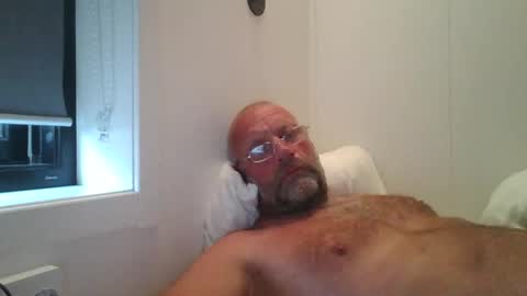 sandnesrune523 online show from September 18, 5:22 am