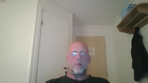 sandnesrune523 online show from December 16, 6:58 pm