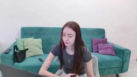 sandra prafer online show from March 2, 4:50 am