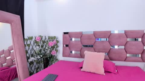 sandy_scoot online show from March 18, 12:22 pm