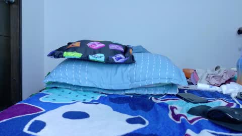 sandy online show from February 12, 11:52 pm