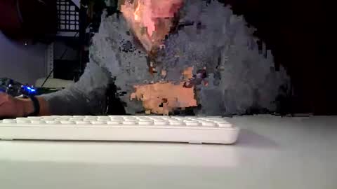 Snapshot of sanek7777 chatting on September 28, 6:39 pm sanek7777 online show from September 28, 6:39 pm